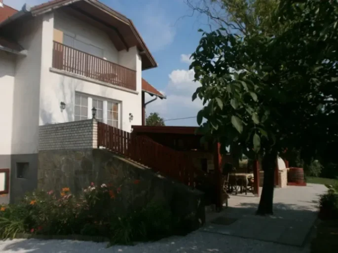 Fehér Rózsa Apartman 1 - 3